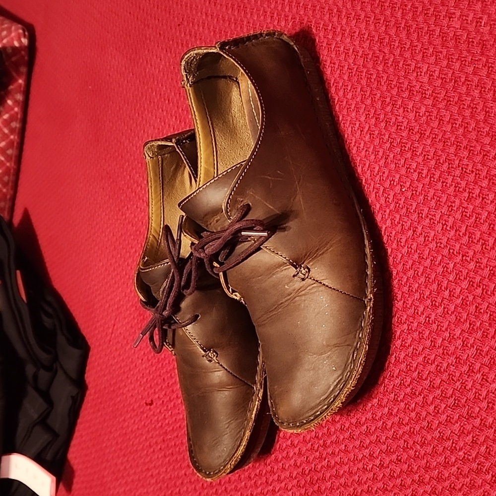 Clarks - Picture 2 of 9